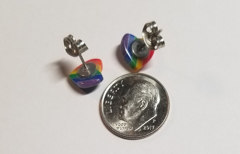 Vintage Laminated Lucite plastic Heart Rainbow Simple Earrings