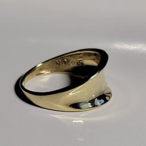 10K Yellow Gold Concave Band Ring, Size: 5.75, Jewelry, Great for Gift.