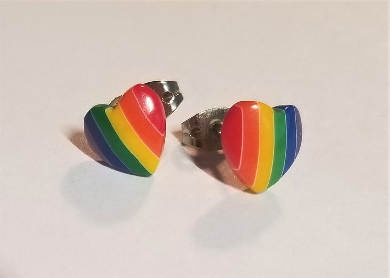 Vintage Laminated Lucite plastic Heart Rainbow Simple Earrings