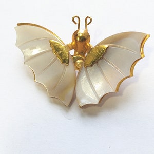 Vtg Butterfly Pin Brooch Gold Tone Carved Sea Shell Butterfly Brooch Pin Jewelry Yellow Gold Butterfly Trinket knick knack gift figure