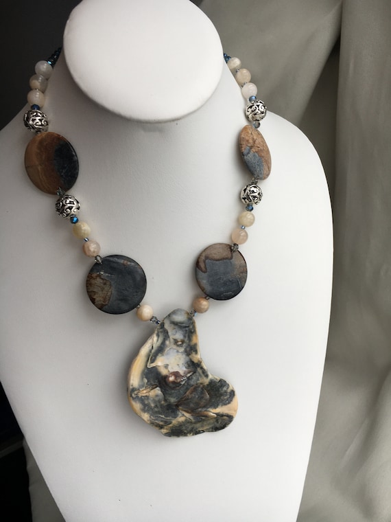 Collier Long Ancien En Coquillages - Occasion - Bijou Ethnique Vintage