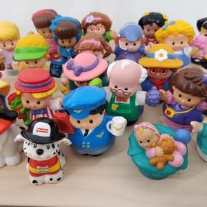 YOU CHOOSE Fisher Price Little People Early 2000's, Dalmation, Firefighter, Pilot, Careers, Baby, Mom, Family, House, Grocer, Sonya March