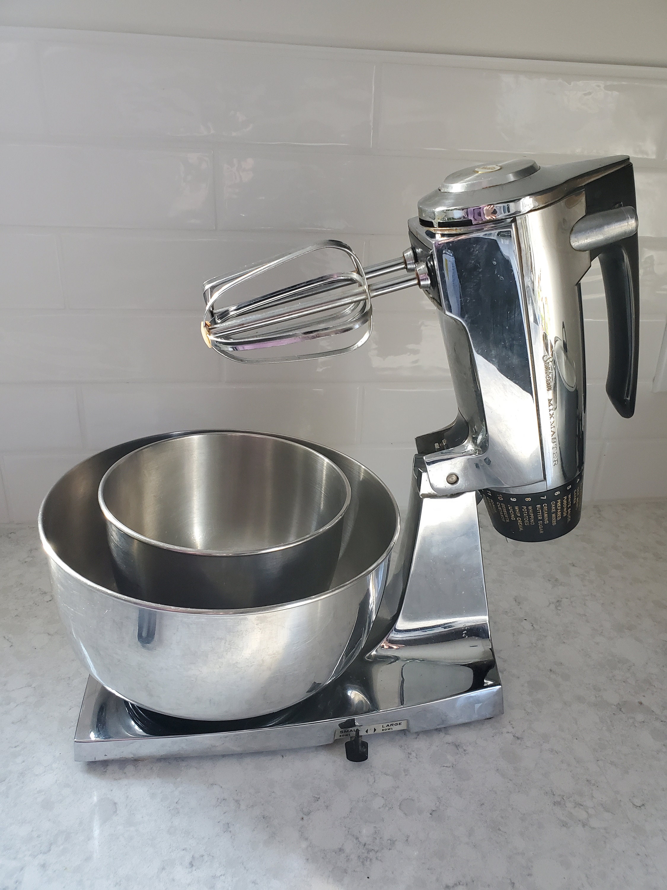 Vintage 70's Sunbeam Mixmaster Stainless Steel/chrome 12 Speed Metal