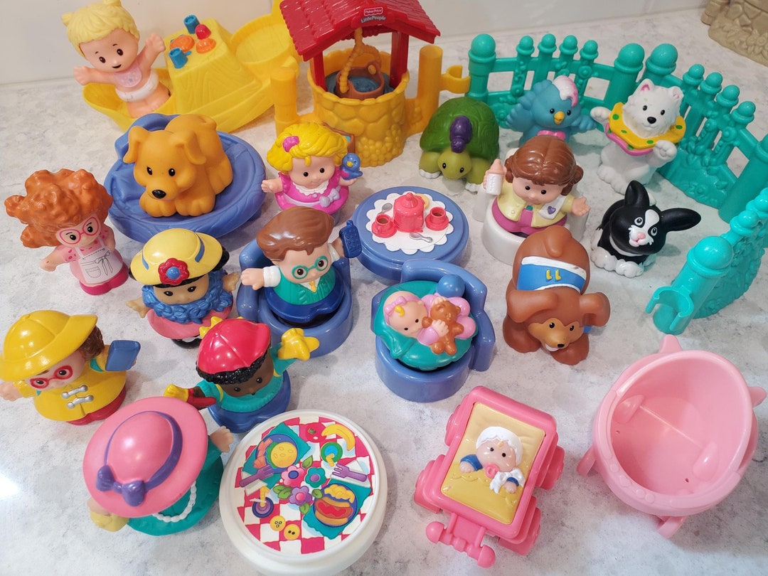 YOU CHOOSE Fisher Price Little People Early 2000's, Playhouse, Mom, Dad,  Baby Stroller, Dog, Fence, Sweet Sounds, Furniture, Rare, (house1) 