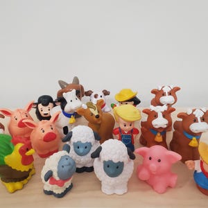 Fisher Price Little People READ Farm Animals Farmer, Horse, Pig, Bunny, Black Sheep, Colt, Rooster, Sheep, Dog, Bulldog (Farm Lot M)