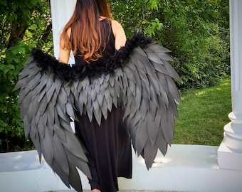 腰の上の大きな黒い翼、コスプレの翼、真新しいアルベドオーバーロード