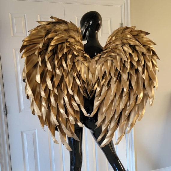 Gold wings, Giant wings, Angel wings cosplay, Cosplay wings, Halloween  party costume, Angel costume, Wings for photoshoot, Photo prop wings