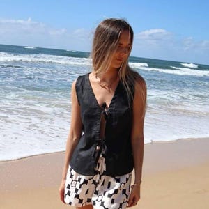 Black linen tie front top/linen sleeveless vest/top tie front/black linen top