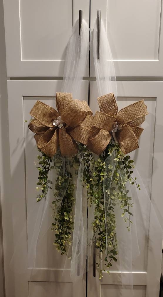 2 Wedding Bows: Burlap and White Tulle Pew or Chair Bows for Wedding - Etsy
