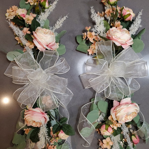 Set of 2 wedding aisle markers in soft tones