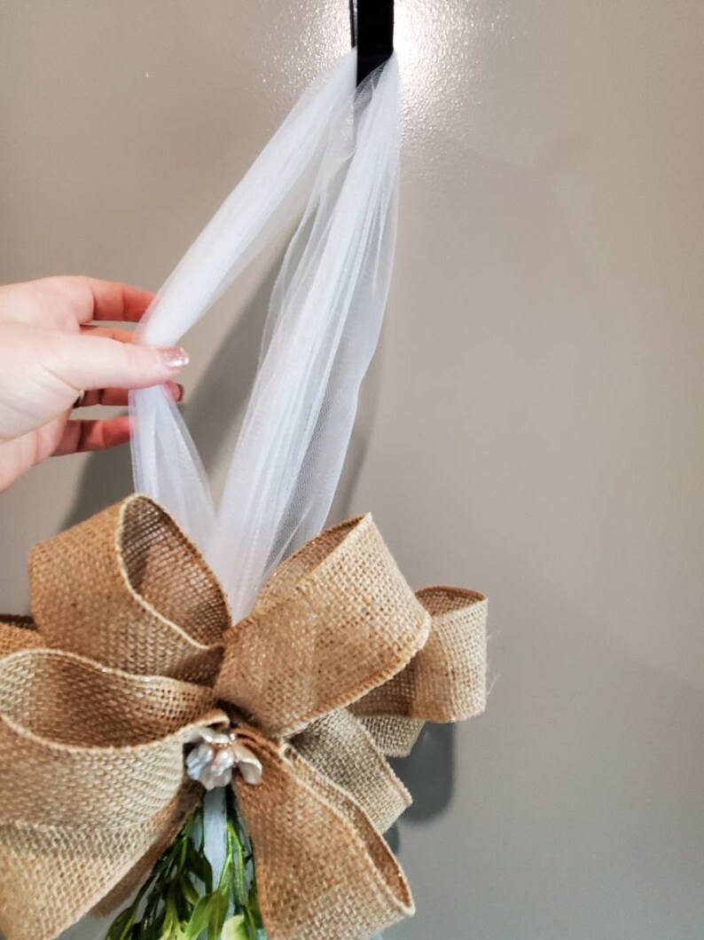 2 Wedding Bows: Burlap and White Tulle Pew or Chair Bows for Wedding - Etsy