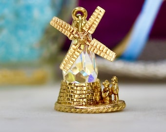 Windmill Charm Pendant in 9ct Gold