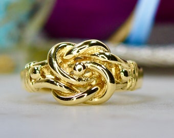 Knot Ring in 9ct Gold