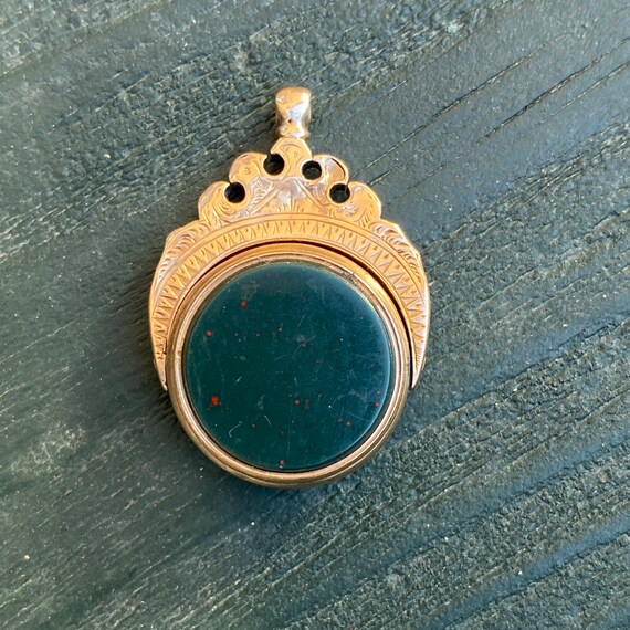 Antique Engraved Swivel Fob in 10ct Gold Gem