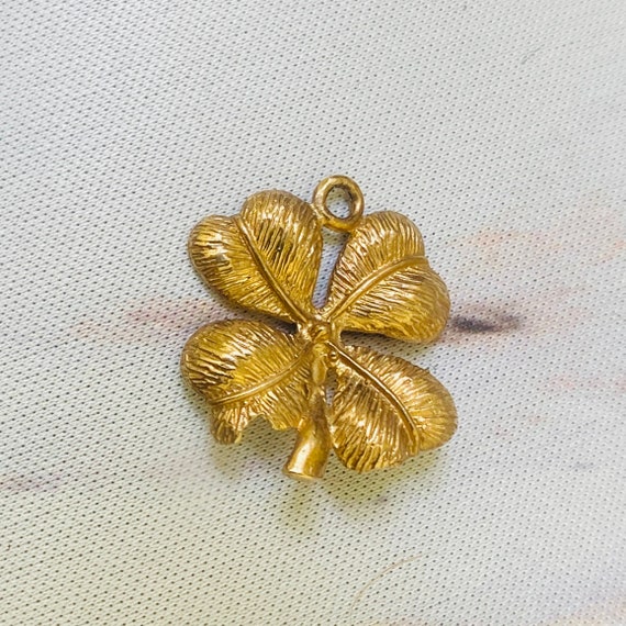 Four Leaf Clover Pendant in 9ct Gold 