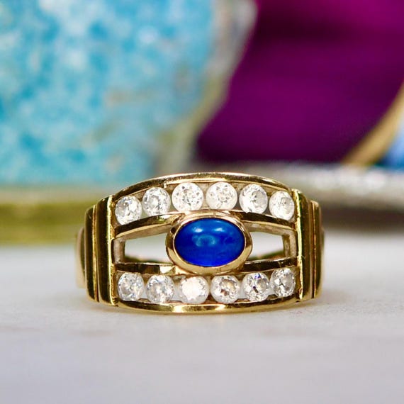 Unusual Dress Ring in 9ct Gold Unusual Dress Ring in 9ct Gold