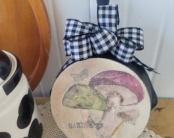 Mini sartén de hierro fundido con forma de hongo: decoración rústica para cocinas campestres