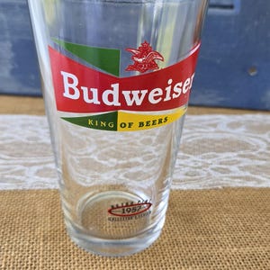 Budweiser King Of Beers Collector's Series Drinking Glass: 1957 Retro Pint by Libbey, Vintage