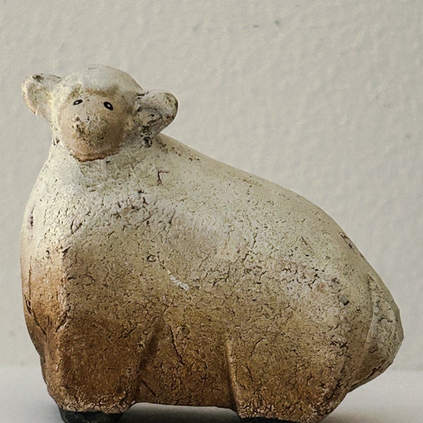 Schaap, vintage uit de 70's; klein keramisch schaap uit zweden, (Vintage home deco)  6 x 6 cm - 2.36 " x 2.34"