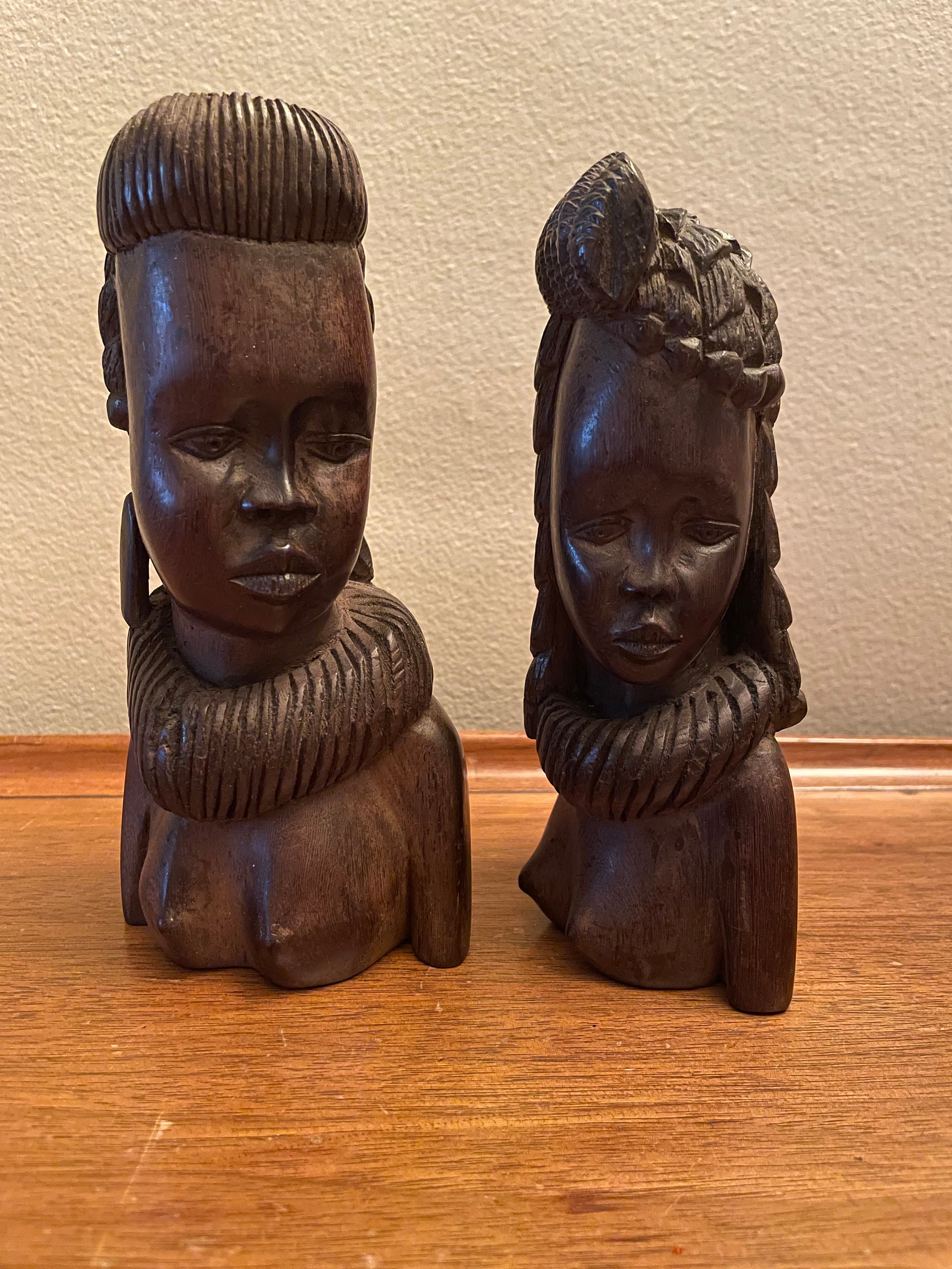 Womens Bust -  Canada