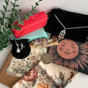 Date with Destiny, Blind Date with a Tarot or Oracle Deck