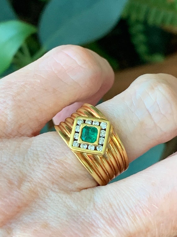Stunning Vintage Retro Emerald and Diamond Ring