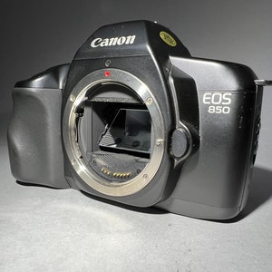 Canon EOS 850 SLR film camera body only - with FREE 35mm roll of film!