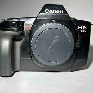 Canon EOS 650 SLR vintage film camera with FREE roll of 35mm film included! Body only, tested and working