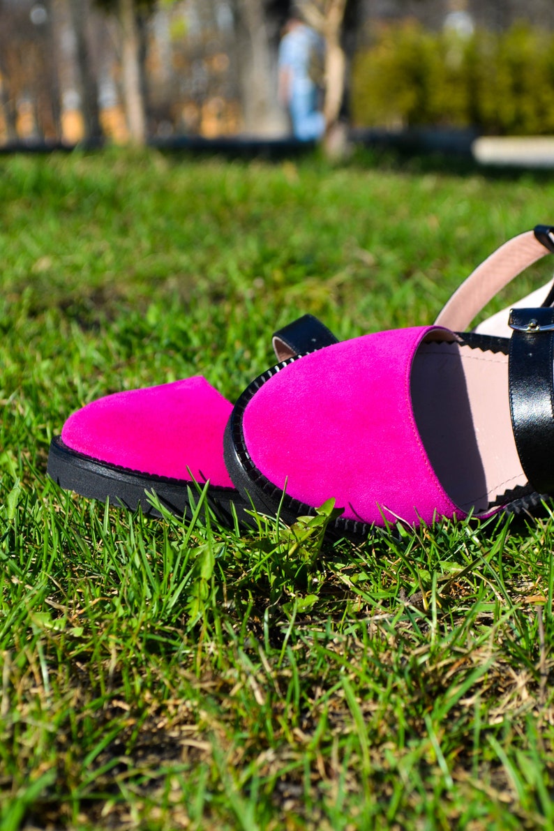 Thea Frauen Wildleder Knöchelriemen Color Block Sandalen, Schwarz Lila Schuhe, Flache Sandalen, Hot Pink Sommerschuhe, Kostenlose Anpassung Bild 7