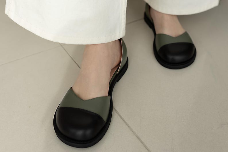 Women’s Barefoot Shoes, Wide Toe Flat Sandals, Green Leather Barefoot Shoes, Handmade Mary Jane Shoes, Custom Color Shoes, Summer Flat Shoes