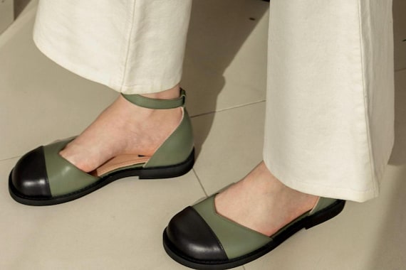 Women’s Barefoot Shoes, Wide Toe Flat Sandals, Green Leather Barefoot Shoes, Handmade Mary Jane Shoes, Custom Color Shoes, Summer Flat Shoes