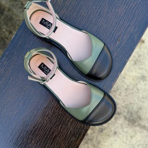 Women’s barefoot sandals, barefoot flat shoes, Mary Jane summer shoes, green leather flats, custom barefoot shoes, closed toe shoes