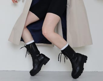Damen schwarze Leder Militärstiefel, klobige Plateau Schnürstiefel, Kampfstiefel Frauen, brutale Damenstiefel