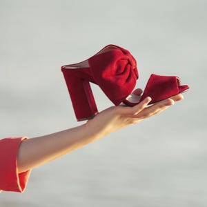 Women&#39;s Peep Toe Sandals, Red Suede Mules, Soft Leather Heeled Slippers, Summer Party Shoes, Custom Color Shoes, Unique High Heels