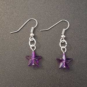 Purple star acrylic beaded drop dangle earrings with silver detail