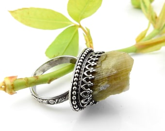 Anillo de turmalina verde oliva en plata de ley - ajustable