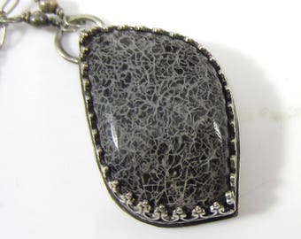 Collar lágrima Crackled - plata de ley y Handcut craquelado piedra