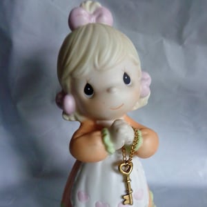 Precious Moments -“ Love is the Key” - Enesco # 482242 - Sweetheart Gift