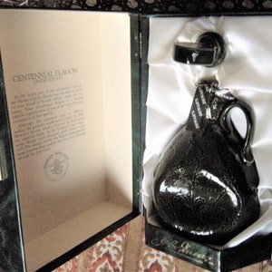1986 Dewars White Label Scotch Limited Edition Centennial Flagon Decanter in Commemorate Box