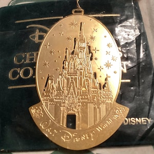 Disney&#39;s Christmas Collection &quot;Happy Holidays&quot; 24kt on Brass Ornament - Exclusive Edition #2246/10,000
