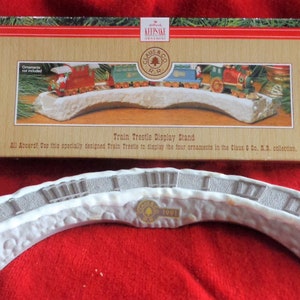 1991 Hallmark Train Tressel Verkaufsstand für Claus & Co. in Original Box Weihnachtsdekoration