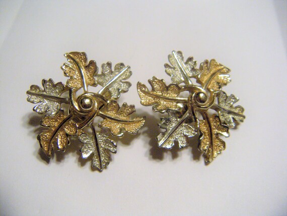 Sarah Coventry Three Pairs Vintage Clip On Earrin… - image 4