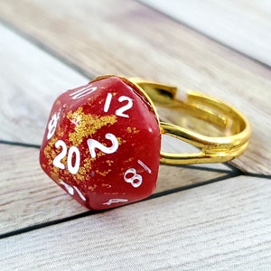 Miniature D20 Ring 11 Red/gold