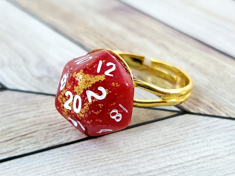 Miniature D20 Ring 11 Red/gold