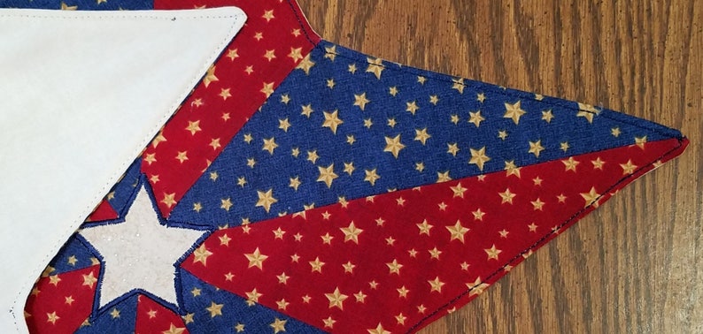 Patriotic Country Star Table TopperCenterpieceCottonQuiltedGold StarsRed and BlueKitchen UseHostess GiftSummer HolidaysOutdoor Use