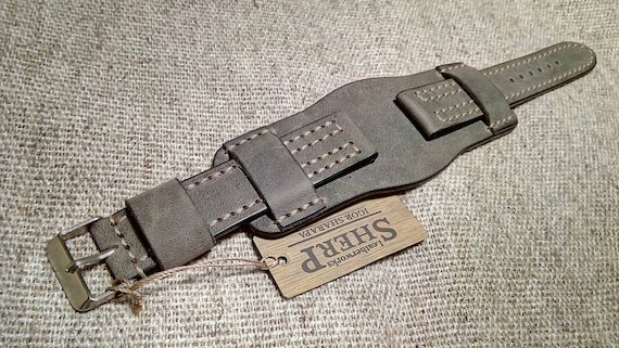18/20/22/24мм. Cuff strap.Ремешок из натуральной кожи ручной работы минималистский винтажный стиль. Серая кожа. Резьба песочного цвета