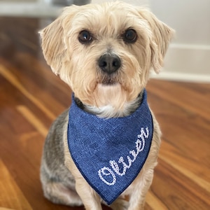 Custom dog bandana, chain stitch font puppy bandana, new dog gift, Your dogs name on a bandana,snap bandana,personalized gift gotcha day