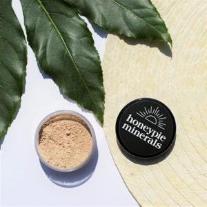 Natural Mineral Foundation - Shade: Medium - 10g sifter jar (vegan, cruelty-free makeup, loose powder) by Honeypie Minerals