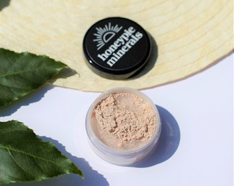 Fond de teint minéral naturel - Teinte : Golden Medium - Pot tamis de 10 g (maquillage végétalien, sans cruauté envers les animaux, poudre) par Honeypie Minerals