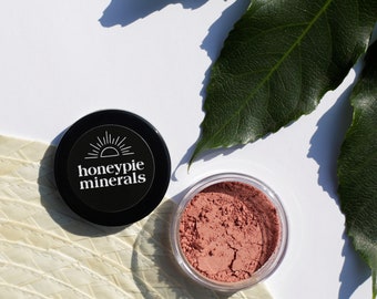 Natural Mineral Blusher - Coral - 3g sifter jar (vegan, cruelty-free makeup, loose blush powder tint) by Honeypie Minerals